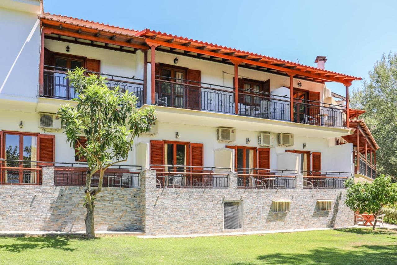 Sergios Koukounaries Exterior photo